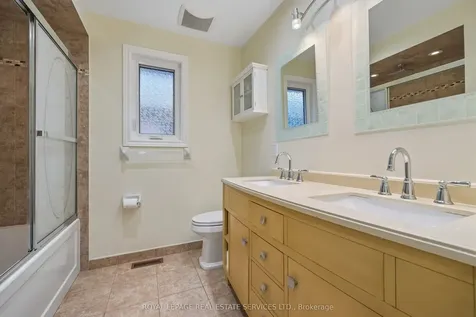 2023 Shady Glen Road Oakville ON L6M 3T4