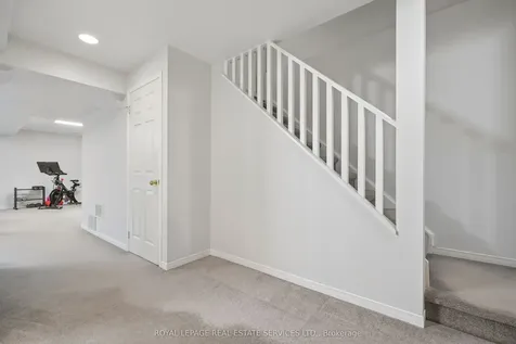 2023 Shady Glen Road Oakville ON L6M 3T4