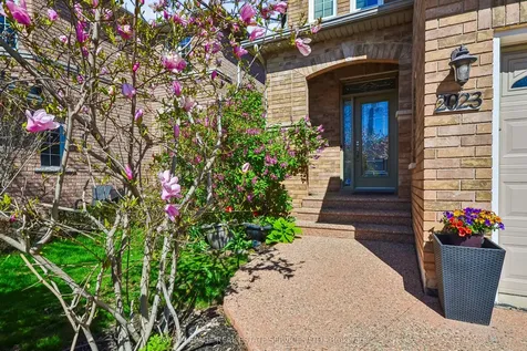2023 Shady Glen Road Oakville ON L6M 3T4