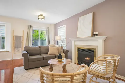 2023 Shady Glen Road Oakville ON L6M 3T4