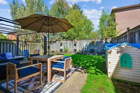 2023 Shady Glen Road Oakville ON L6M 3T4
