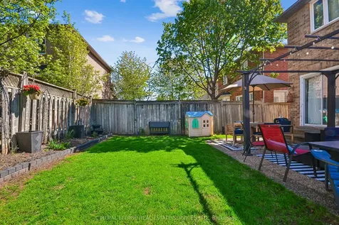 2023 Shady Glen Road Oakville ON L6M 3T4