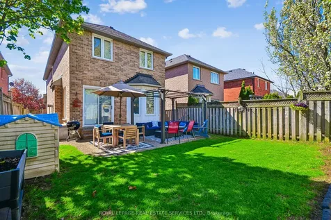 2023 Shady Glen Road Oakville ON L6M 3T4