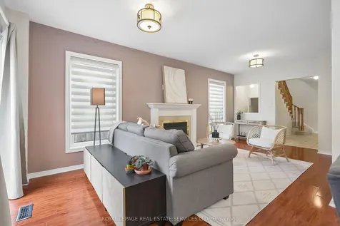 2023 Shady Glen Road Oakville ON L6M 3T4
