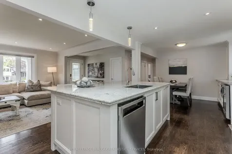 5411 Cornwall Crescent Burlington ON L7L 3K2