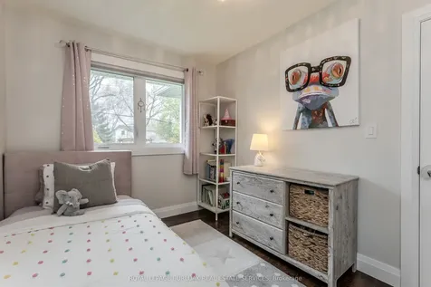 5411 Cornwall Crescent Burlington ON L7L 3K2