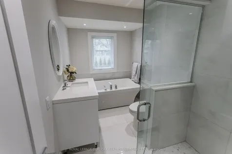 5411 Cornwall Crescent Burlington ON L7L 3K2