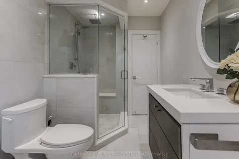 5411 Cornwall Crescent Burlington ON L7L 3K2