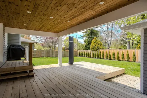 5411 Cornwall Crescent Burlington ON L7L 3K2