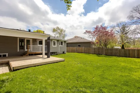 5411 Cornwall Crescent Burlington ON L7L 3K2