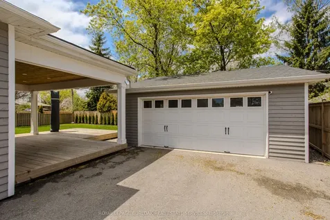 5411 Cornwall Crescent Burlington ON L7L 3K2
