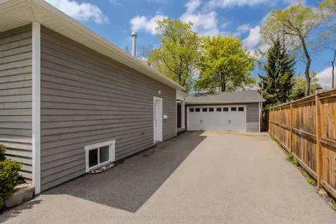 5411 Cornwall Crescent Burlington ON L7L 3K2