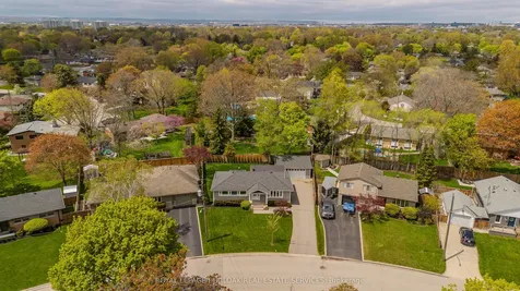 5411 Cornwall Crescent Burlington ON L7L 3K2