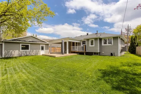 5411 Cornwall Crescent Burlington ON L7L 3K2