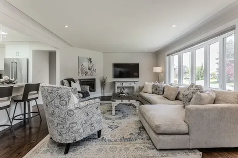 5411 Cornwall Crescent Burlington ON L7L 3K2