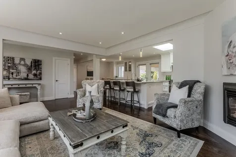 5411 Cornwall Crescent Burlington ON L7L 3K2