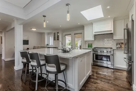5411 Cornwall Crescent Burlington ON L7L 3K2