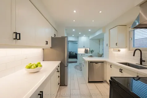 3912 Rushton Crescent Mississauga ON L5L 4H4