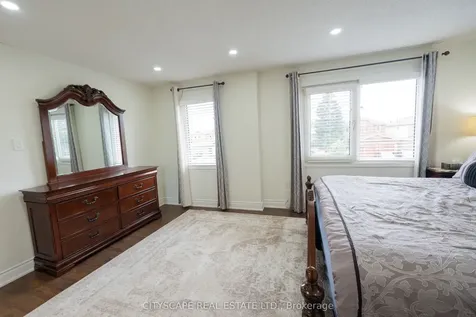 3912 Rushton Crescent Mississauga ON L5L 4H4