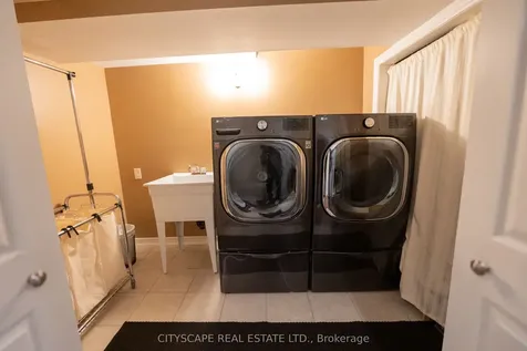3912 Rushton Crescent Mississauga ON L5L 4H4