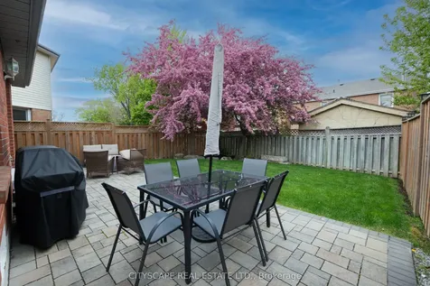3912 Rushton Crescent Mississauga ON L5L 4H4