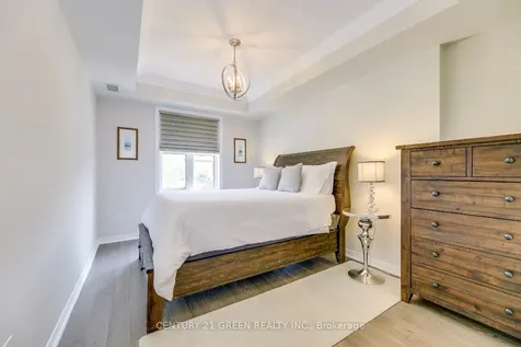 263 Georgian Drive Oakville ON L6H 0L2
