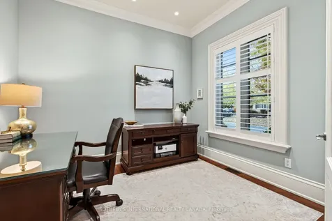 172 Boxley Road Burlington ON L7L 4S6