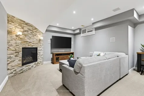 172 Boxley Road Burlington ON L7L 4S6