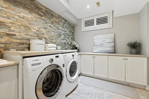 172 Boxley Road Burlington ON L7L 4S6