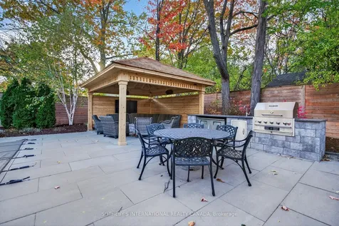172 Boxley Road Burlington ON L7L 4S6