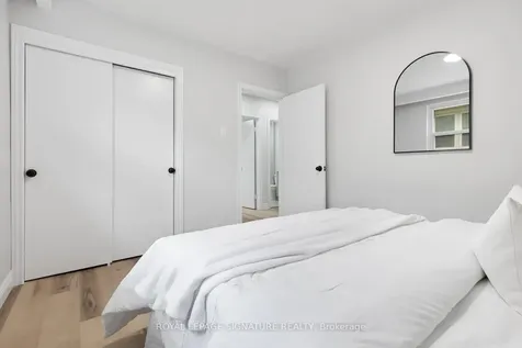 17 Norfield Crescent Toronto ON M9W 1X5