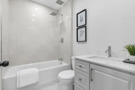 17 Norfield Crescent Toronto ON M9W 1X5