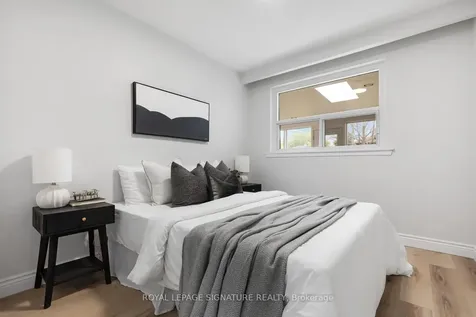 17 Norfield Crescent Toronto ON M9W 1X5