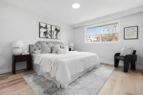 17 Norfield Crescent Toronto ON M9W 1X5