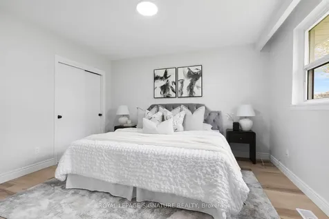 17 Norfield Crescent Toronto ON M9W 1X5