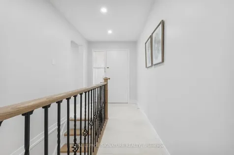17 Norfield Crescent Toronto ON M9W 1X5