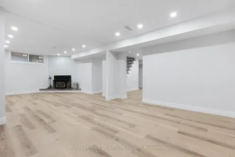 17 Norfield Crescent Toronto ON M9W 1X5