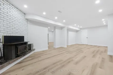 17 Norfield Crescent Toronto ON M9W 1X5