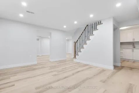 17 Norfield Crescent Toronto ON M9W 1X5
