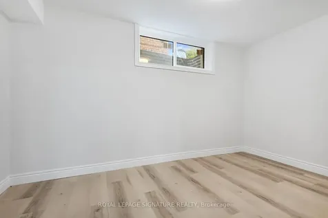 17 Norfield Crescent Toronto ON M9W 1X5