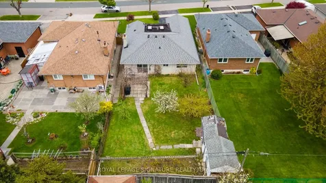 17 Norfield Crescent Toronto ON M9W 1X5