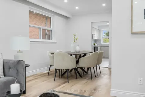 17 Norfield Crescent Toronto ON M9W 1X5