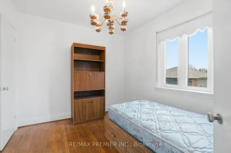436 Rustic Road Toronto ON M6L 1W9