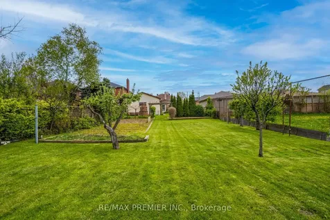 436 Rustic Road Toronto ON M6L 1W9