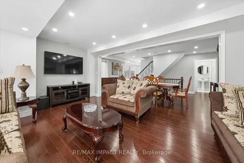 21 Decker Hollow Circle Brampton ON L6X 0K9