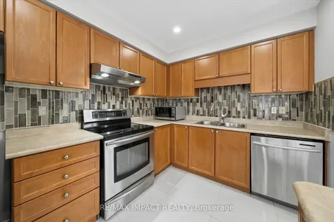 21 Decker Hollow Circle Brampton ON L6X 0K9