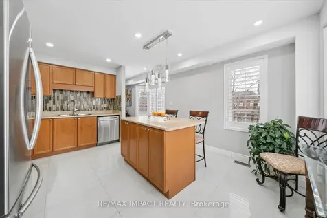 21 Decker Hollow Circle Brampton ON L6X 0K9