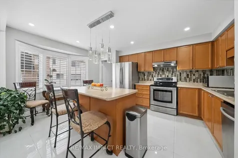 21 Decker Hollow Circle Brampton ON L6X 0K9