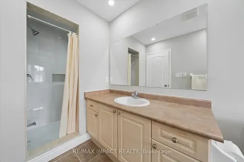 21 Decker Hollow Circle Brampton ON L6X 0K9