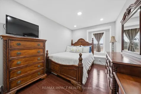 21 Decker Hollow Circle Brampton ON L6X 0K9